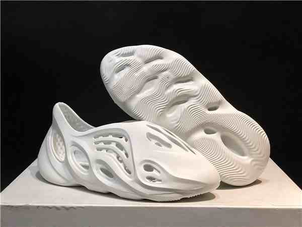 Men's Yeezy Foam Runner  White  Slide us5.5-us13 crocs